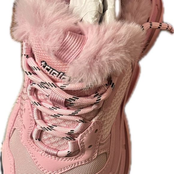 BALENCIAGA women’s TRIPLE S Sneaker Fur pink with pink fur EUR 39  US size 9 NWT - Picture 6 of 8
